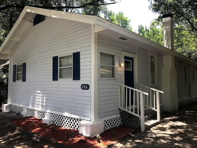 Primary Photo - 206 E Cluster Ave,Tampa, FL 33604