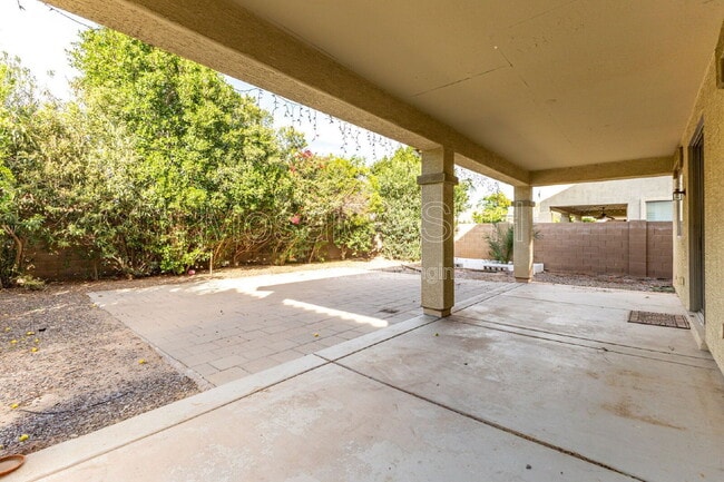 Building Photo - 2656 E Boston St