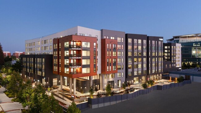Building Photo - 110 Constitution Dr