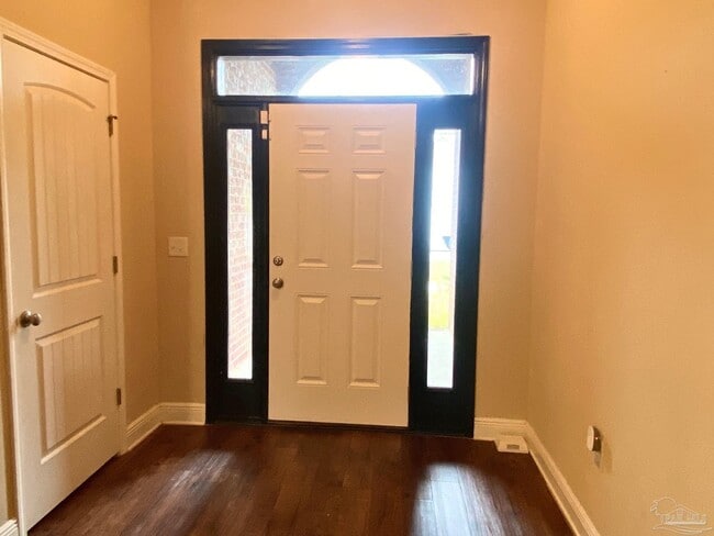 Building Photo - 8746 Bradfield Dr