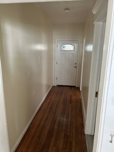 Hallway for Front entrance - 415 NY-146