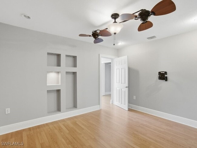 Building Photo - 4920 Shady River Ln