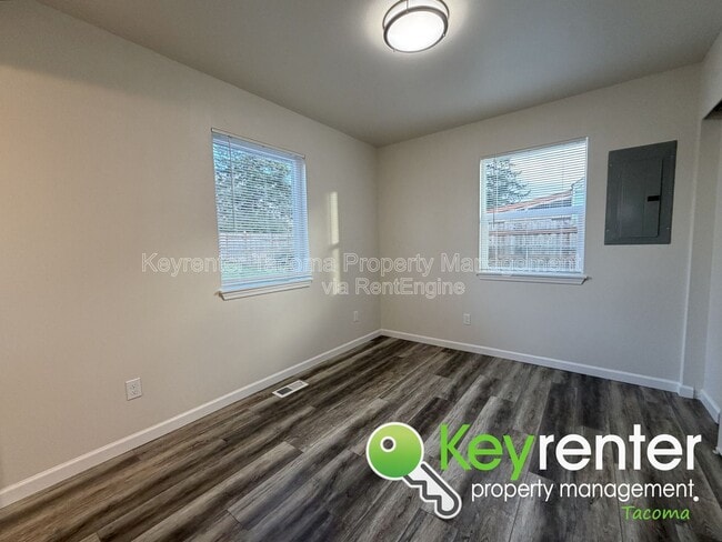 Building Photo - 5431 Clarkston St