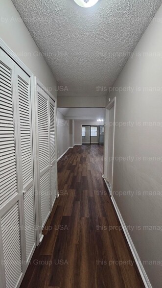 Building Photo - 3545 Villa Pl