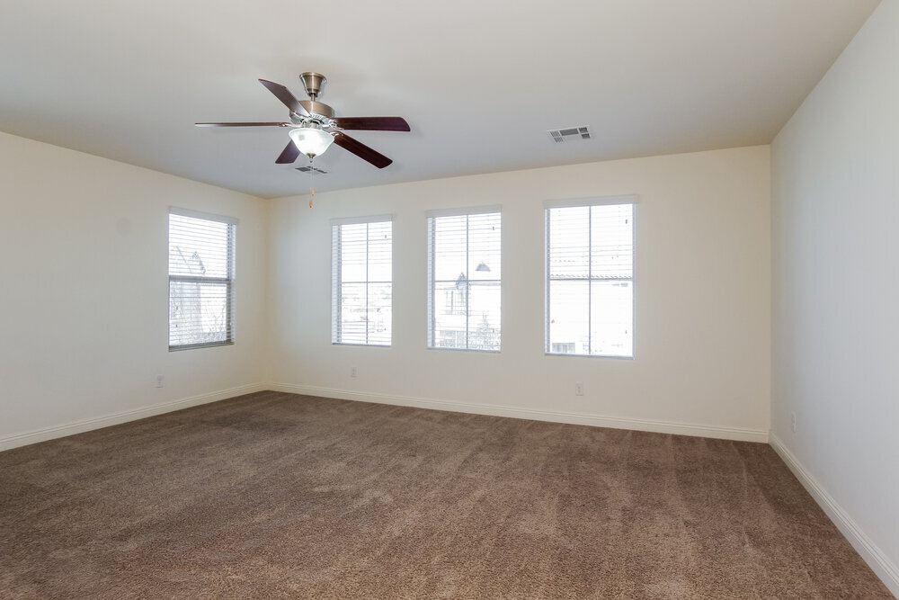 Building Photo - 5521 E Jaeger St