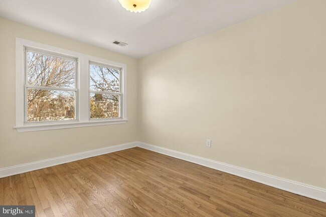 Building Photo - 2205 Observatory Pl NW