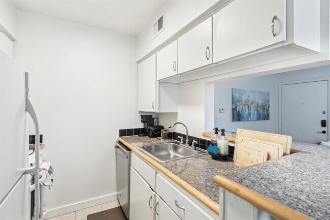 Building Photo - 3107 Speedway