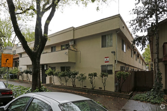 Building Photo - Camellia Manor Apartments