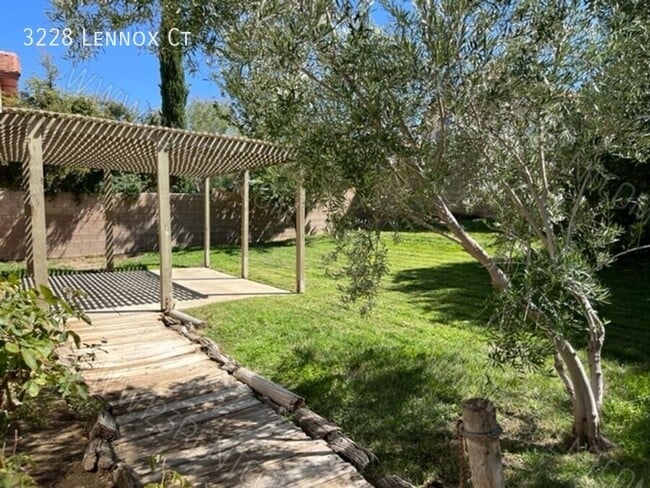 Building Photo - 3228 Lennox Ct