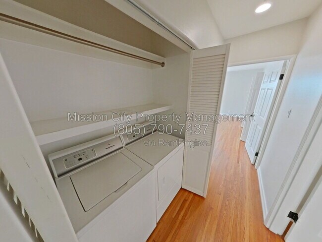 Building Photo - 1424 Salinas Pl