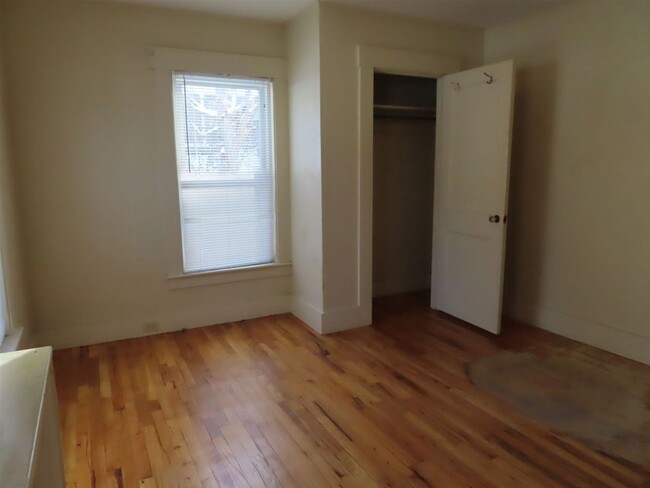 Building Photo - 207 Gilford Ave