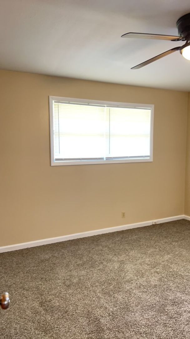 Building Photo - 3 Bed 2 Bath House