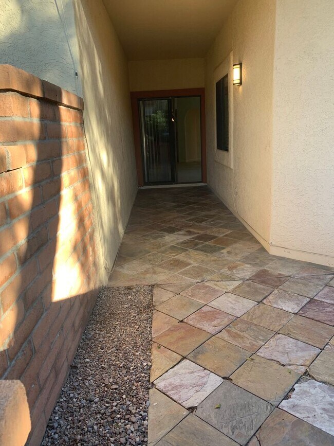 Building Photo - Chevelon