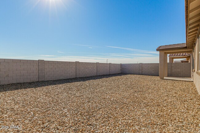 Building Photo - 16009 W Smoketree Dr