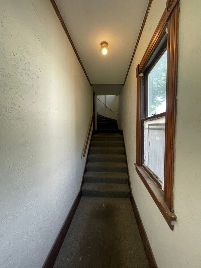 Building Photo - 318 N 17th St