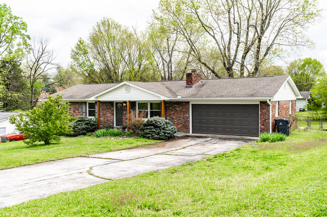 Building Photo - 4200 Crestfield Rd