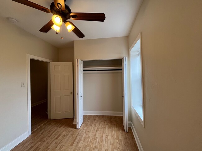 Building Photo - 350 Ophelia St