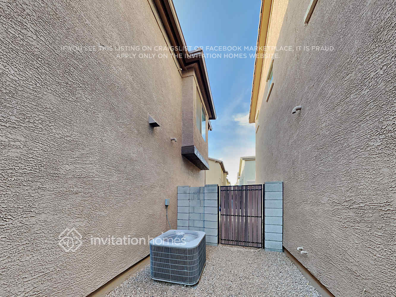 Building Photo - 1383 S Ponderosa Dr