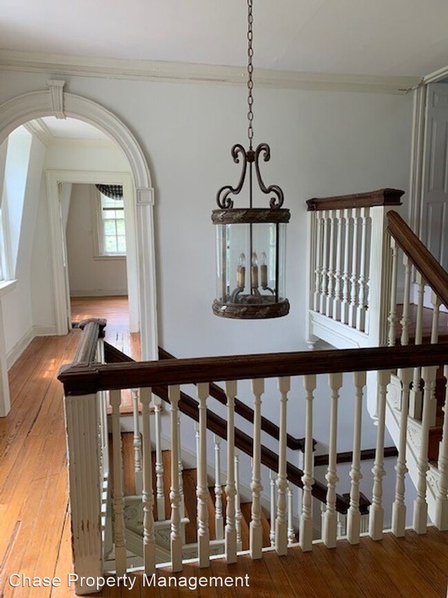 Building Photo - 4 br, 2.5 bath House - 11 Randall Court