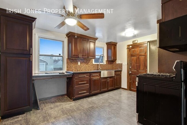 Building Photo - 15 Arbour Ln