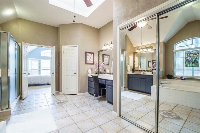 Building Photo - 5201 Kite Tail Dr