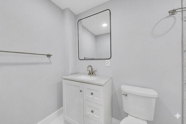 Building Photo - 826 Grand St