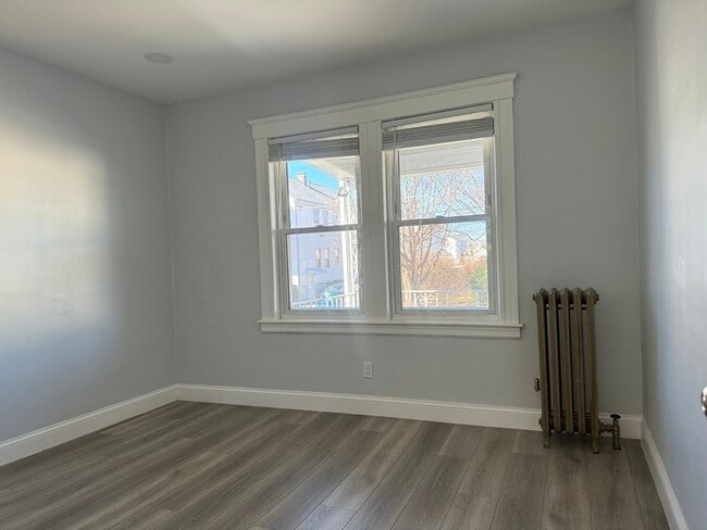 Building Photo - 103 Bowen Ave