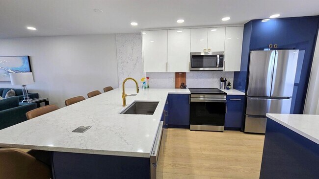 Building Photo - 3150 N Course Ln