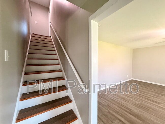 Building Photo - 226 Elsoma Dr