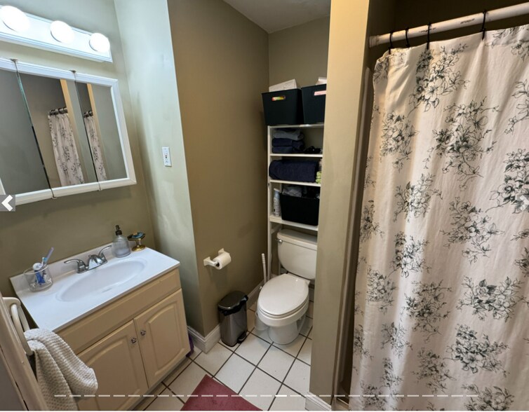 Building Photo - 735 Somerville Ave