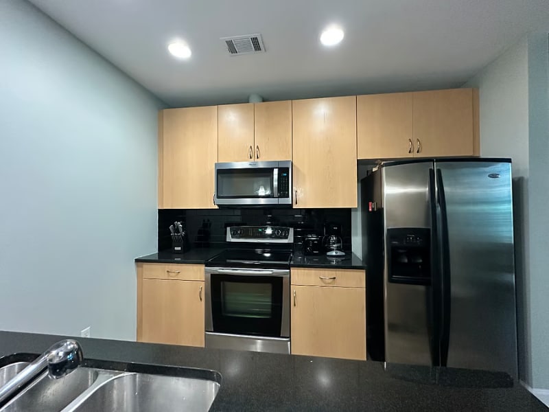 Building Photo - 400 W Peachtree St NW