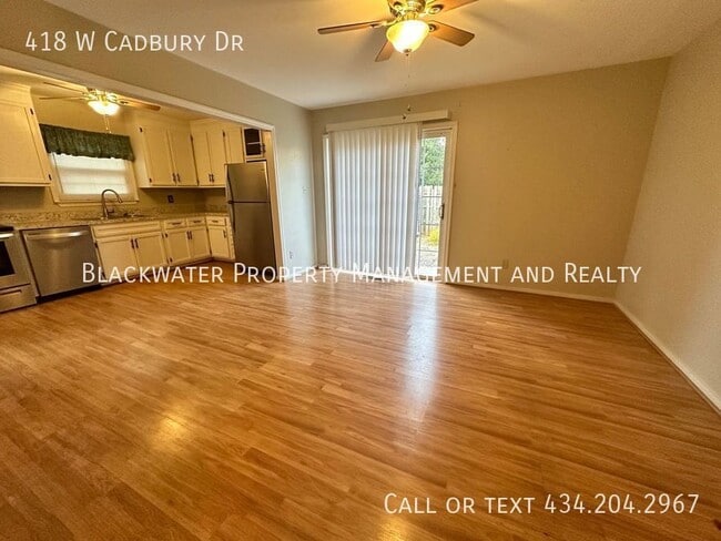Building Photo - 3 Bedroom Townhome in Georgetown Forest! W...