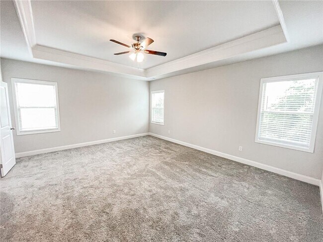 Building Photo - 4624 Silver Oak Dr SW