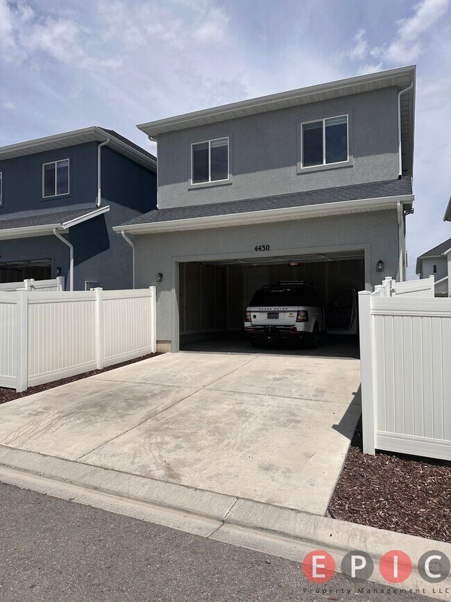Building Photo - Beautiful Home in Lehi