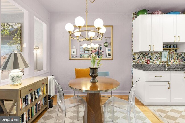 Building Photo - 2040 Belmont Rd NW