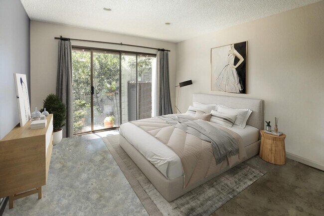 Building Photo - 2439 Sharon Oaks Dr