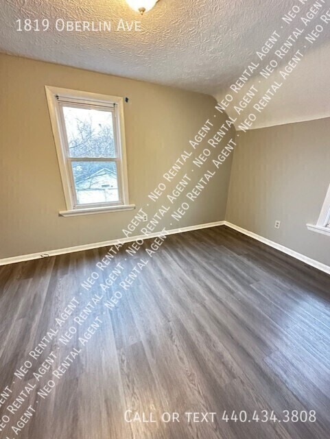 Building Photo - 1819 Oberlin Ave