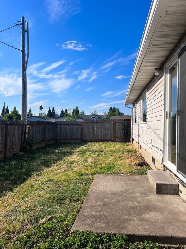 Building Photo - OWN190