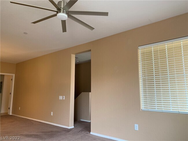 Building Photo - 6868 Sky Pointe Dr