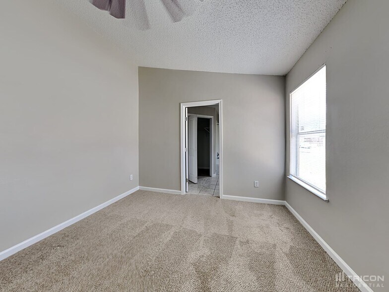 Building Photo - 3146 Boynton Dr