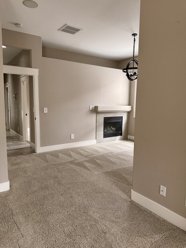 Building Photo - 7467 Earlsmoore Dr