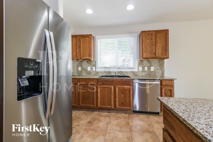 Building Photo - 15903 N 171st Dr