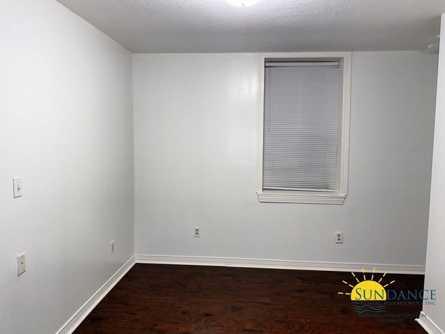 Building Photo - Renovated 2 Bedroom Home in Crestview