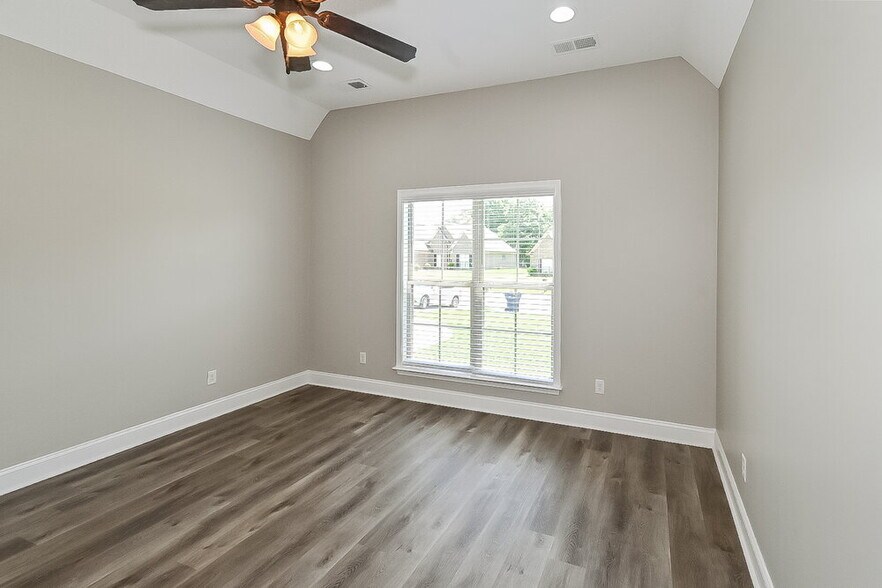 Building Photo - 7263 Willow Point Dr