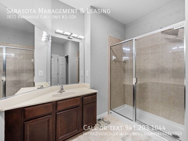 Building Photo - 3831 Parkridge Cir