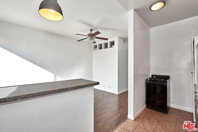 Building Photo - 5425 Santa Monica Blvd