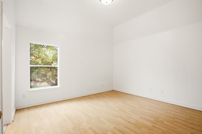 Building Photo - 1322 Kirby Lake Ct