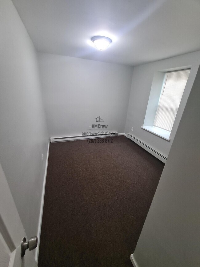 Building Photo - 403 E Ashmead St