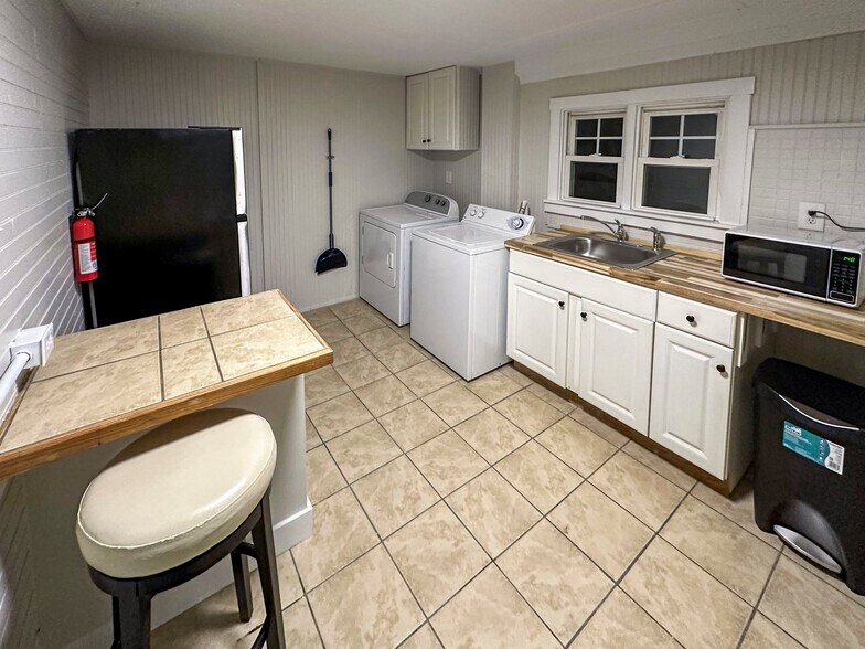 Building Photo - 110 Avery St