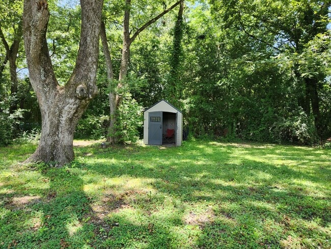 Building Photo - 2 Bedroom 1 Bath Home in Downtown Newnan c...